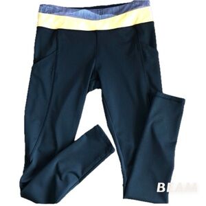 Leggings with side pockets